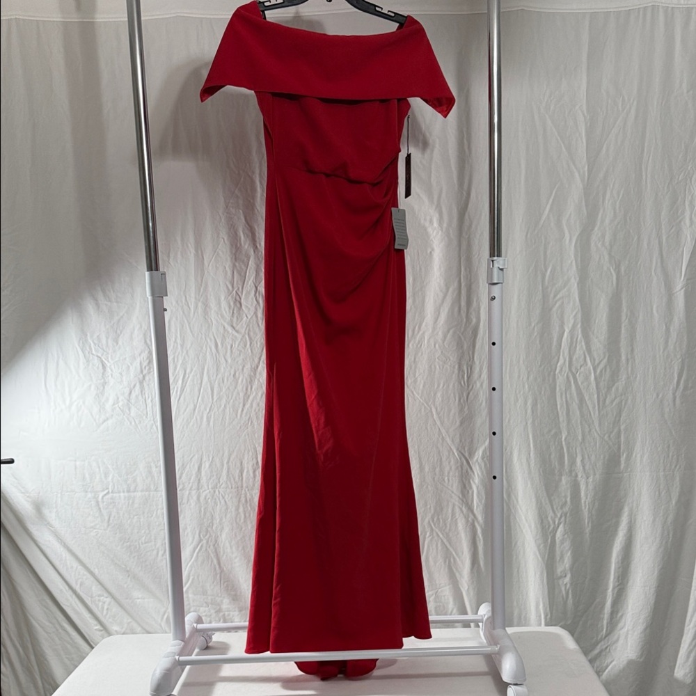 Vince Camuto Elegant Red Off-Shoulder Evening Dress NWT Size 4P